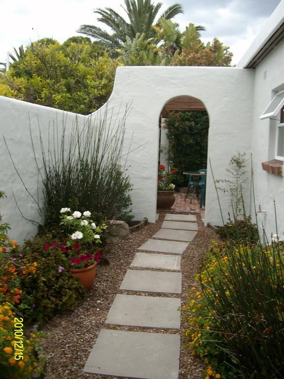 Be My Guest Lodge Bloubergstrand Buitenkant foto