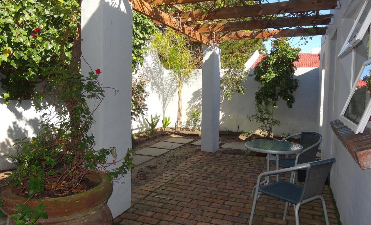 Be My Guest Lodge Bloubergstrand Buitenkant foto