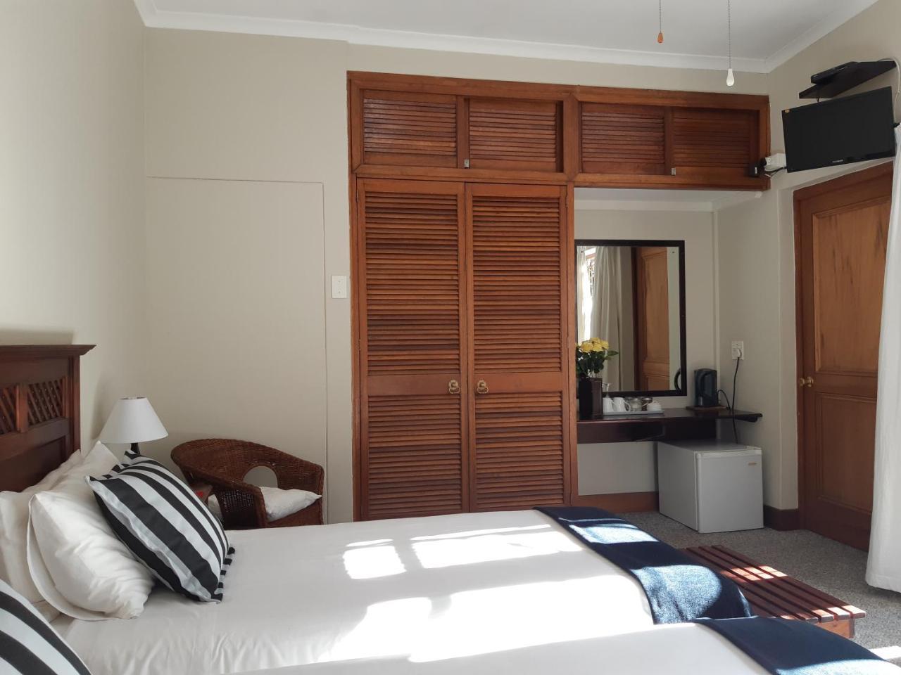 Be My Guest Lodge Bloubergstrand Buitenkant foto
