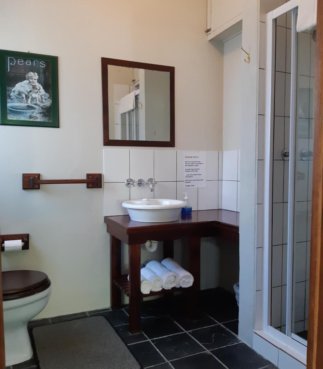 Be My Guest Lodge Bloubergstrand Buitenkant foto