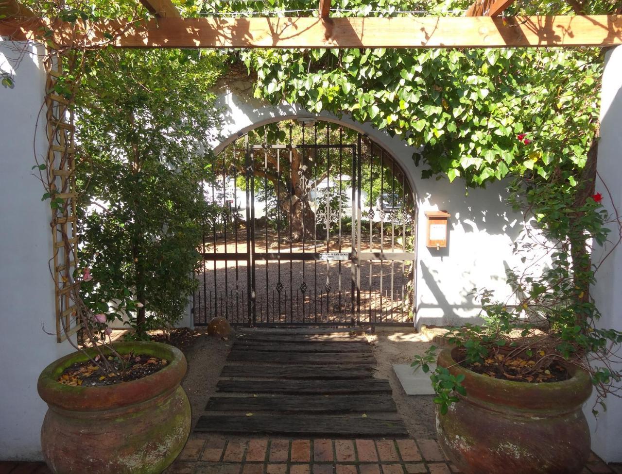 Be My Guest Lodge Bloubergstrand Buitenkant foto