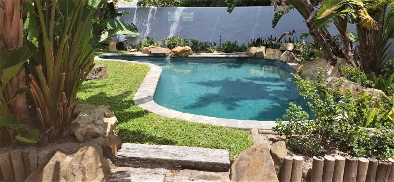 Be My Guest Lodge Bloubergstrand Buitenkant foto